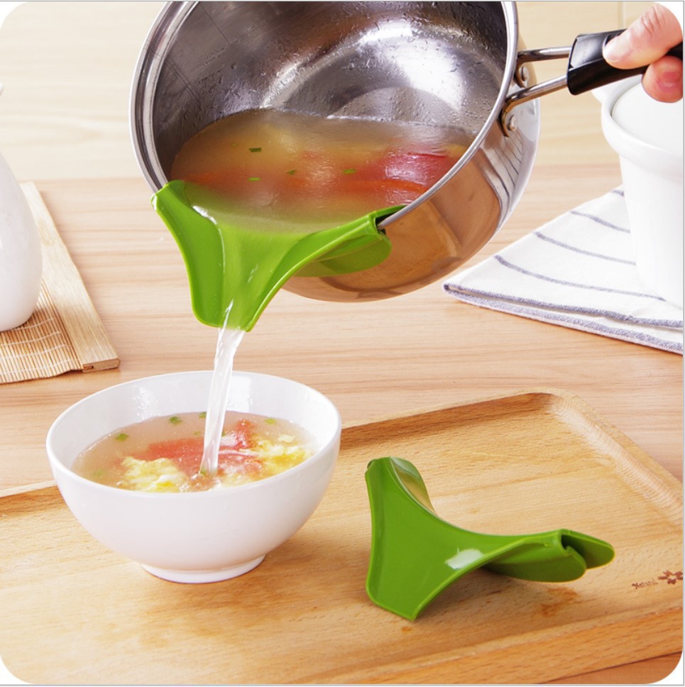Kitchen Gadgets Guide - 1/2個入り キッチン漏斗、クリエイティブなクリップ式シリコンストレーナー、鍋、フライパン、ボウル用、こぼれ防止液体ガイドノズル、キッチンガジェット