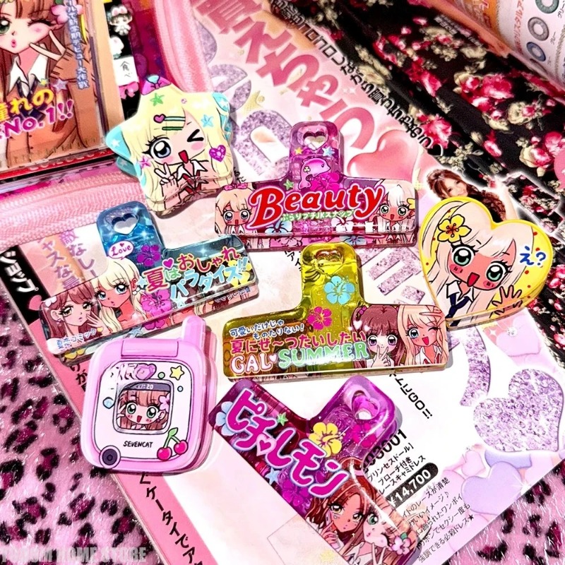 ヴィンテージ昭和アニメスパイスガールズ樹脂製ペンダントシーリ - Kitchen Gadgets Vintage のレビューと価格